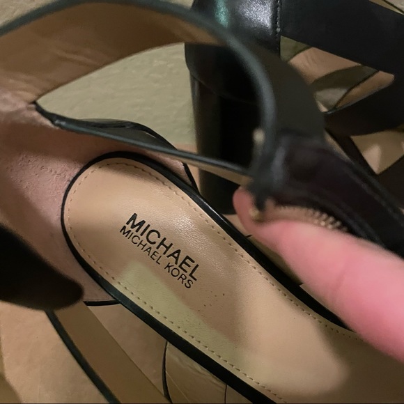 Michael Kors 4” black heels - Picture 5 of 8